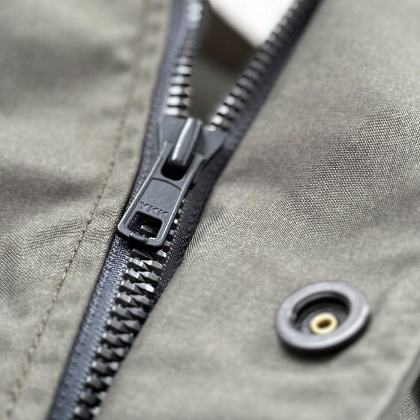 FOR LEGENDS BY CADUFF | TWO WAY METALUX ZIPPER | PERFECT FOR COMMUTING